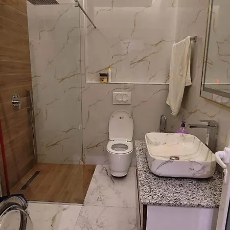 Rent 3 Rolandi Apartment Pogradec